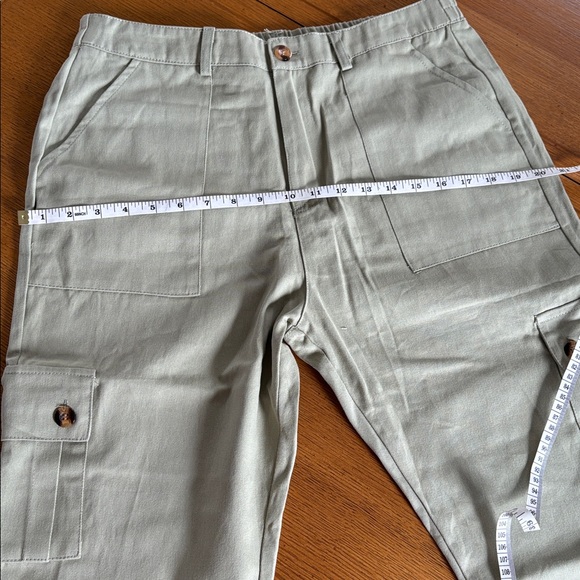 Casual Green Capris - Picture 9 of 10